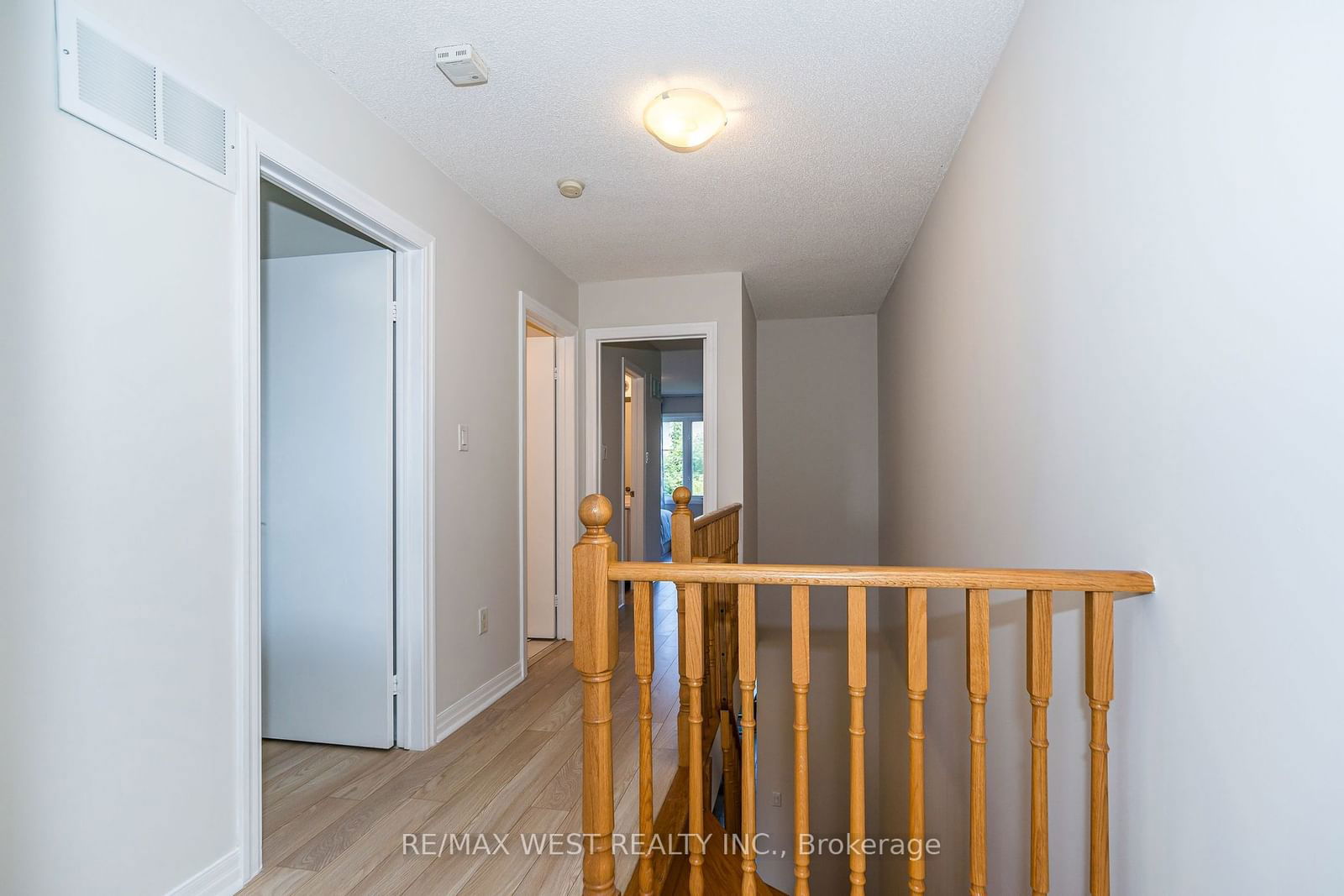 1355 Rathburn Rd E, unit 37 for sale - image #12