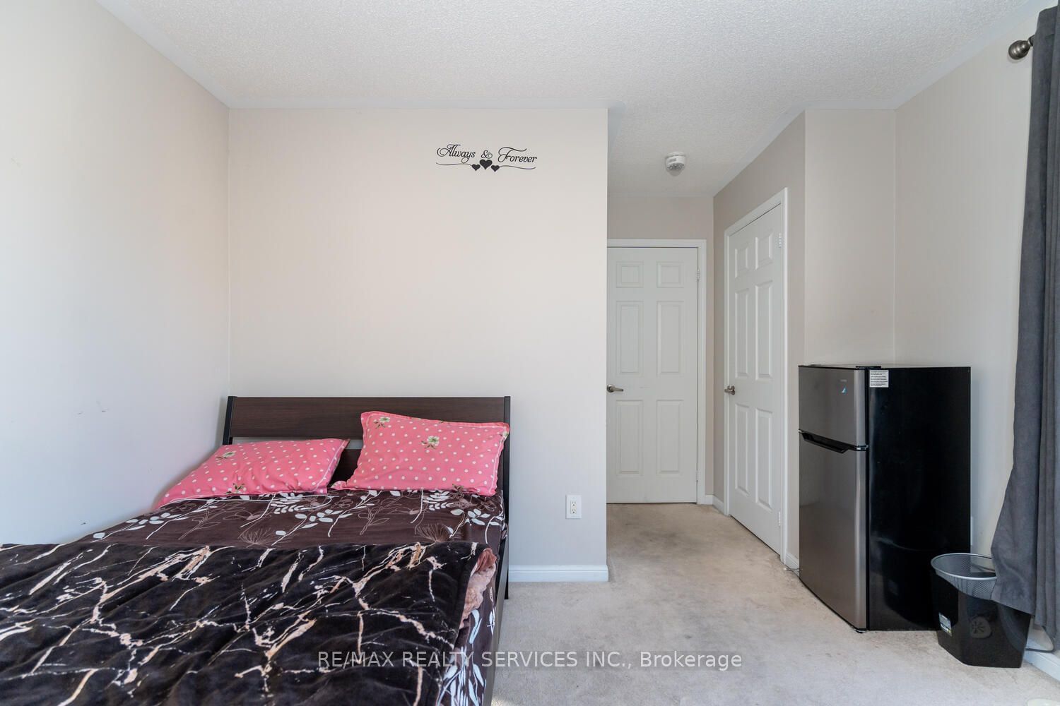 250 Sunny Meadow Blvd, unit 284 for sale - image #17