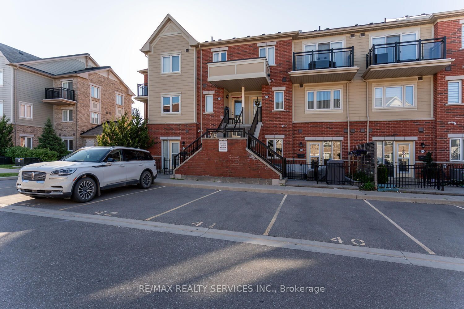 250 Sunny Meadow Blvd, unit 284 for sale - image #3