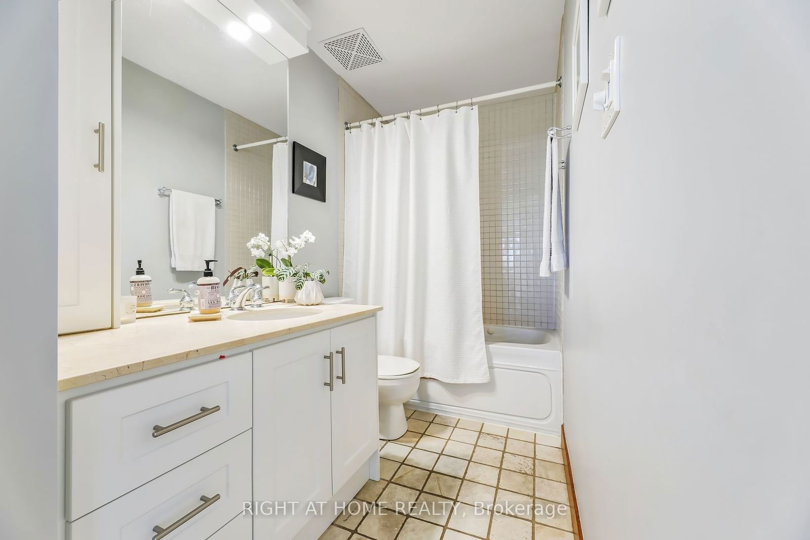 1 St Johns Rd, unit 504 for sale - image #19