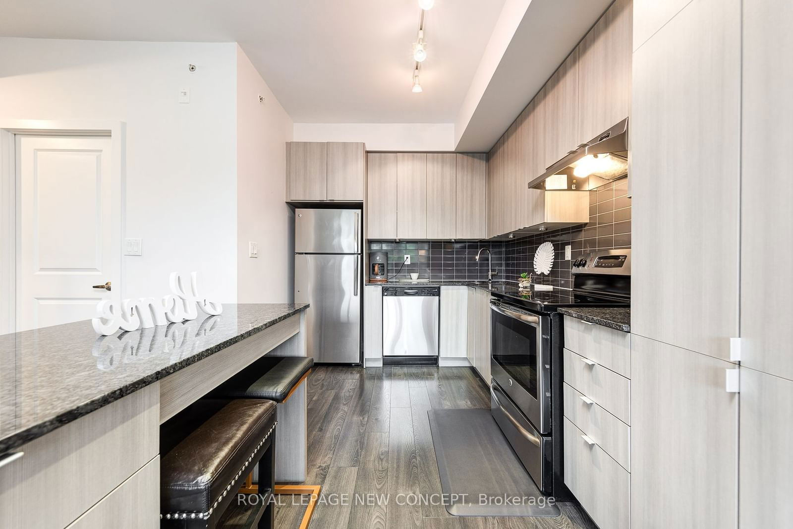 1284 Guelph Line, unit 206 for sale - image #8