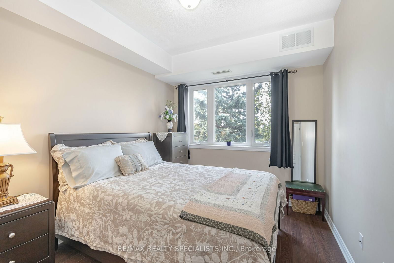 570 Lolita Gdns, unit 244 for sale - image #16