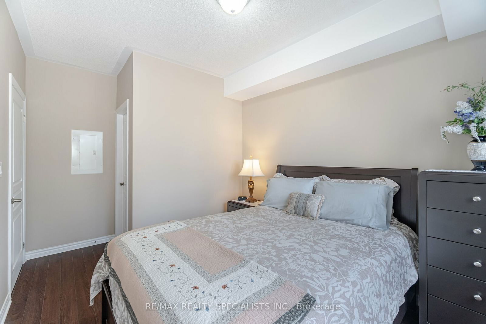 570 Lolita Gdns, unit 244 for sale