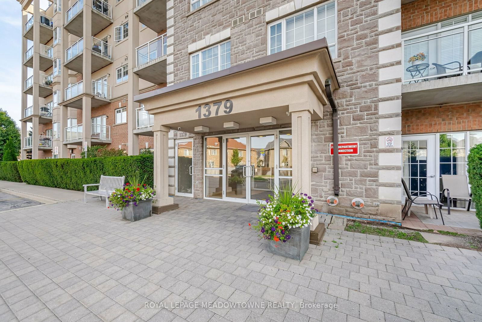 1379 Costigan Rd, unit 607 for sale - image #2