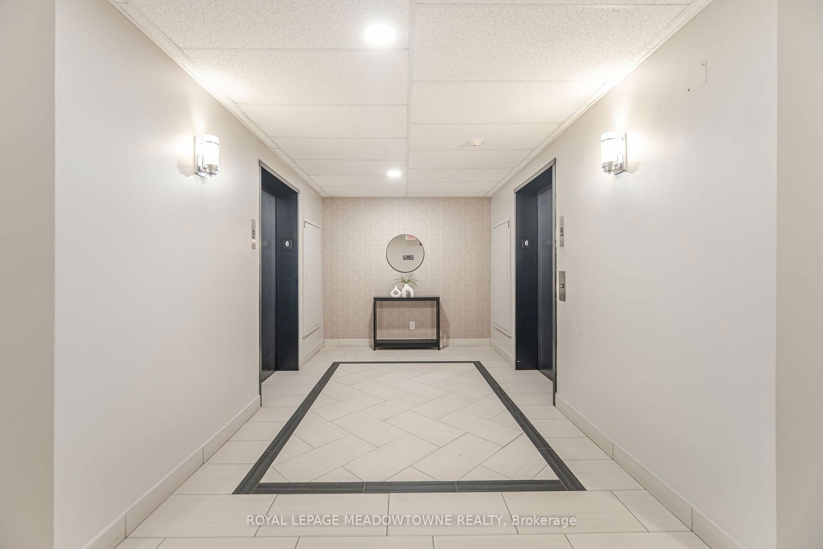 1379 Costigan Rd, unit 607 for sale - image #5