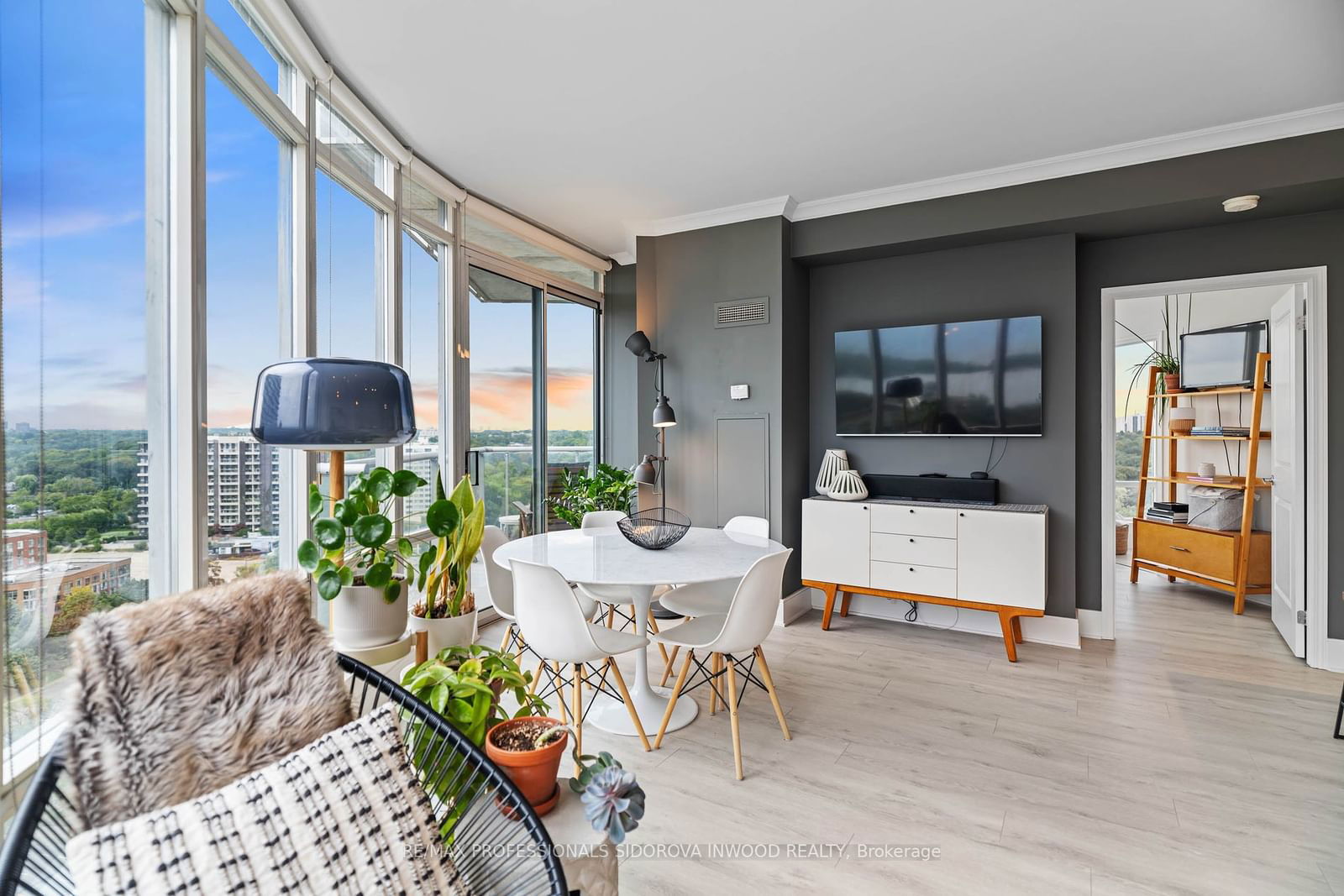 15 Windermere Ave, unit 2002 for sale - image #12