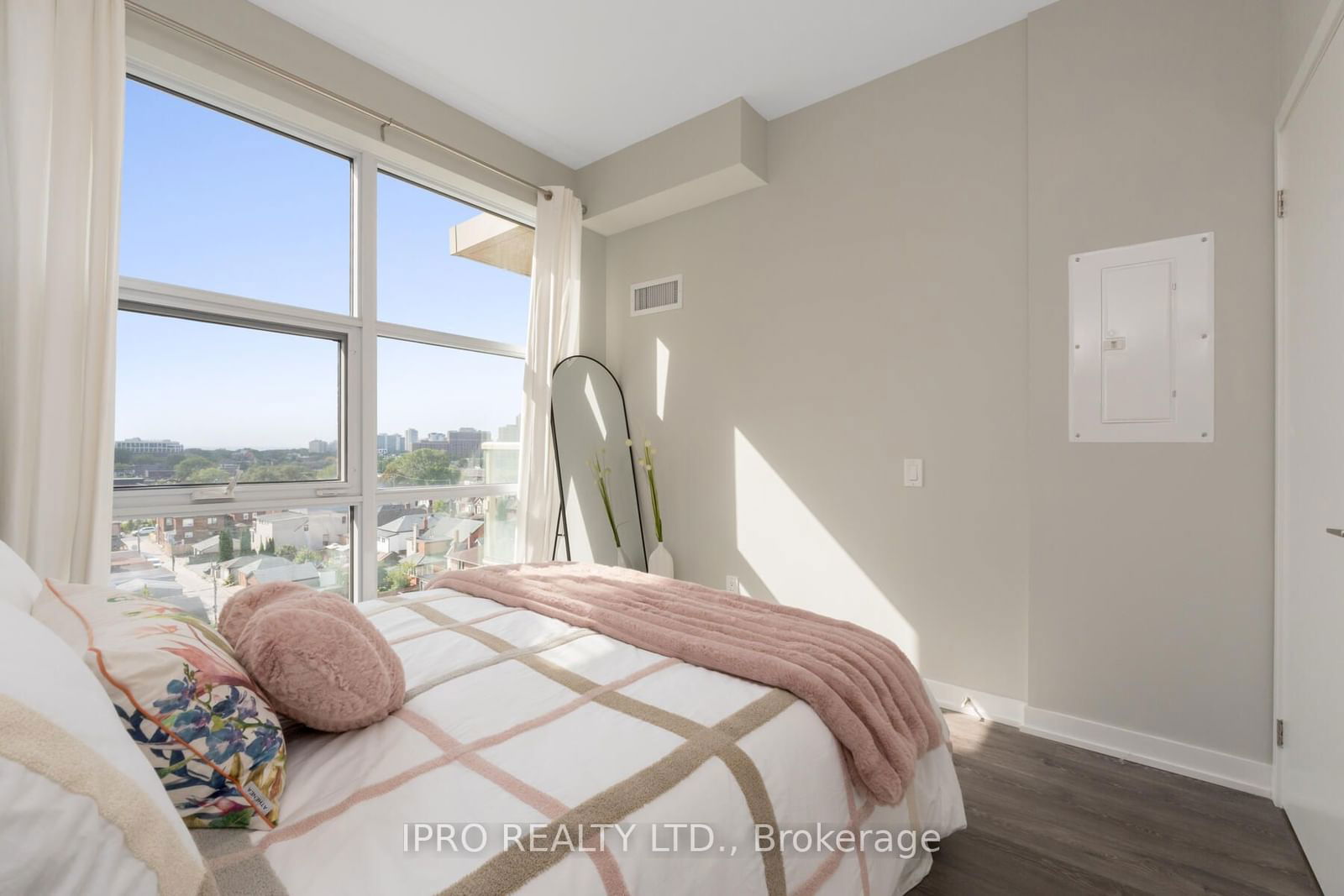 1787 St Clair Ave W, unit 822 for sale - image #17