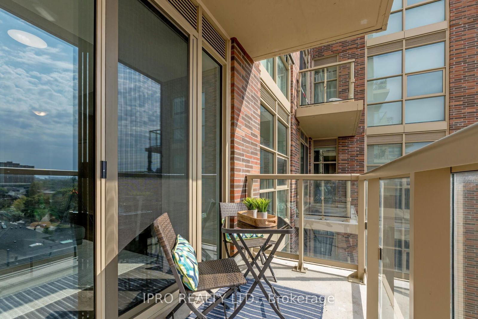 1787 St Clair Ave W, unit 822 for sale - image #23