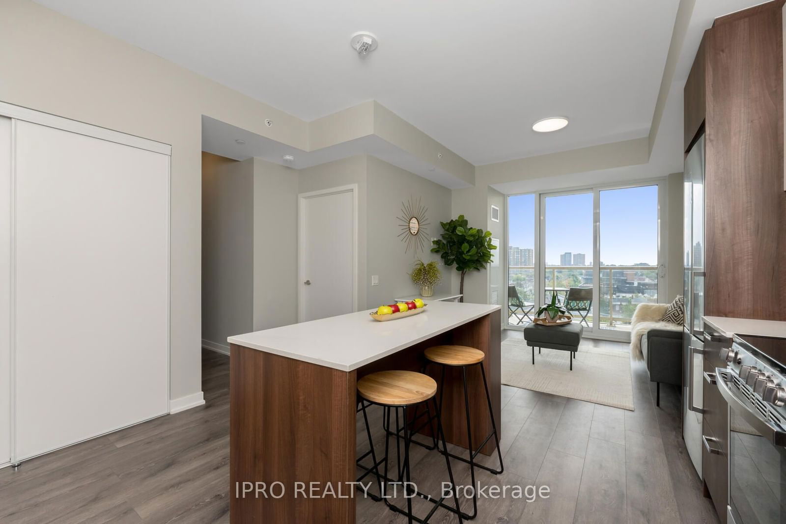 1787 St Clair Ave W, unit 822 for sale - image #8