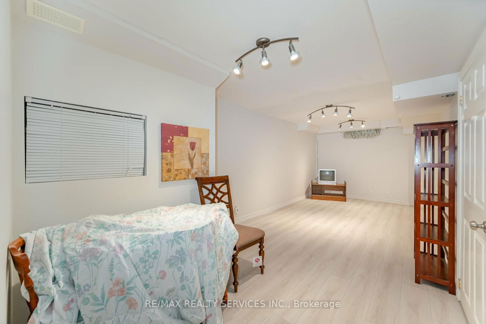 200 Cresthaven Rd, unit 98 for sale - image #21