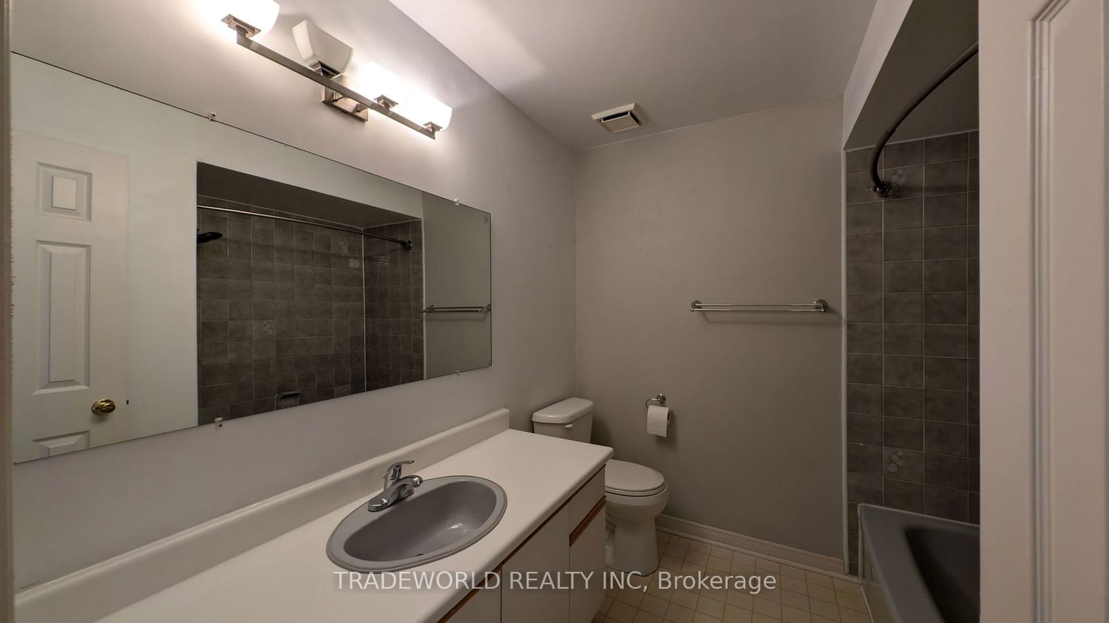 4635 Regents Terr, unit 64 for rent - image #26