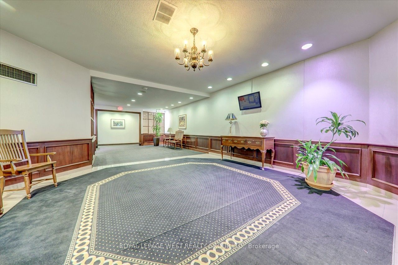 1300 Islington Ave, unit 1702 for rent - image #3