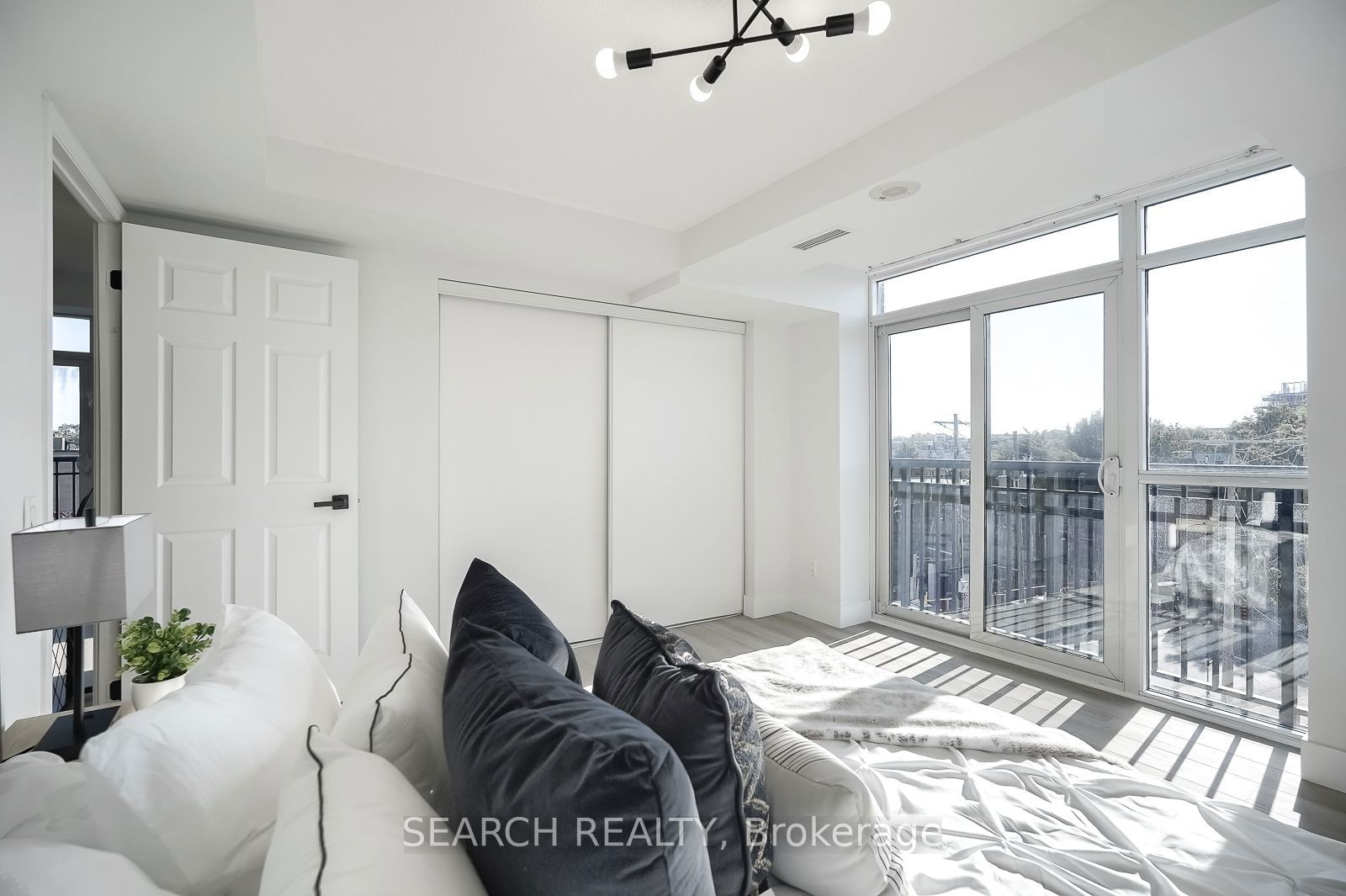 60 Heintzman St, unit 321 for sale - image #25