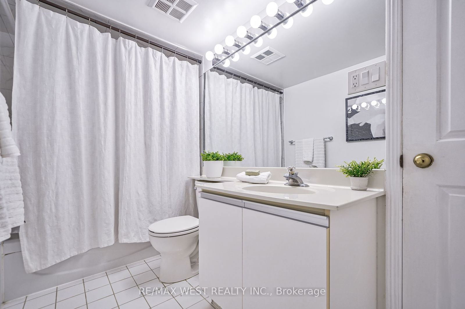 24 Hanover Rd, unit 608 for sale - image #26