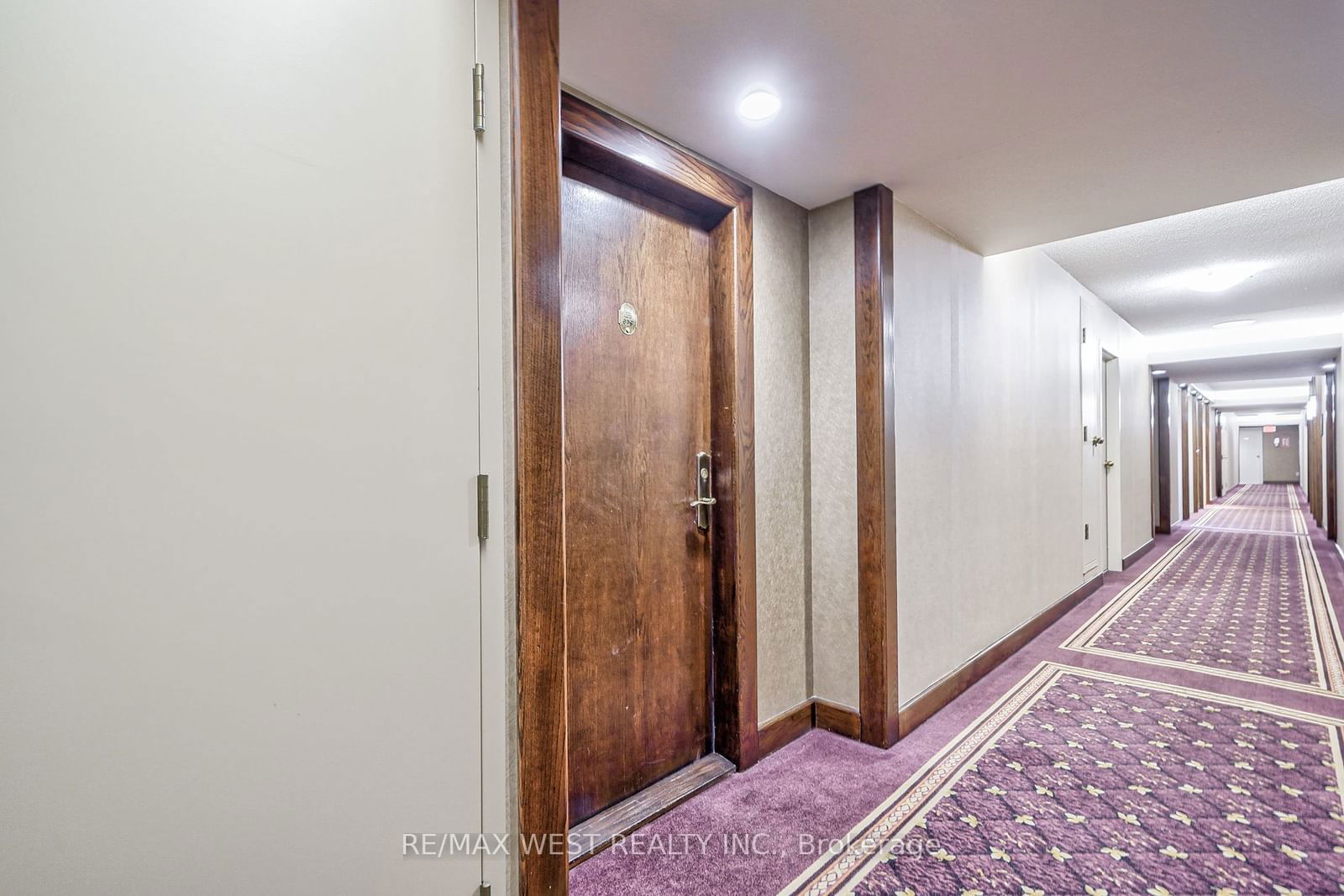 24 Hanover Rd, unit 608 for sale - image #3