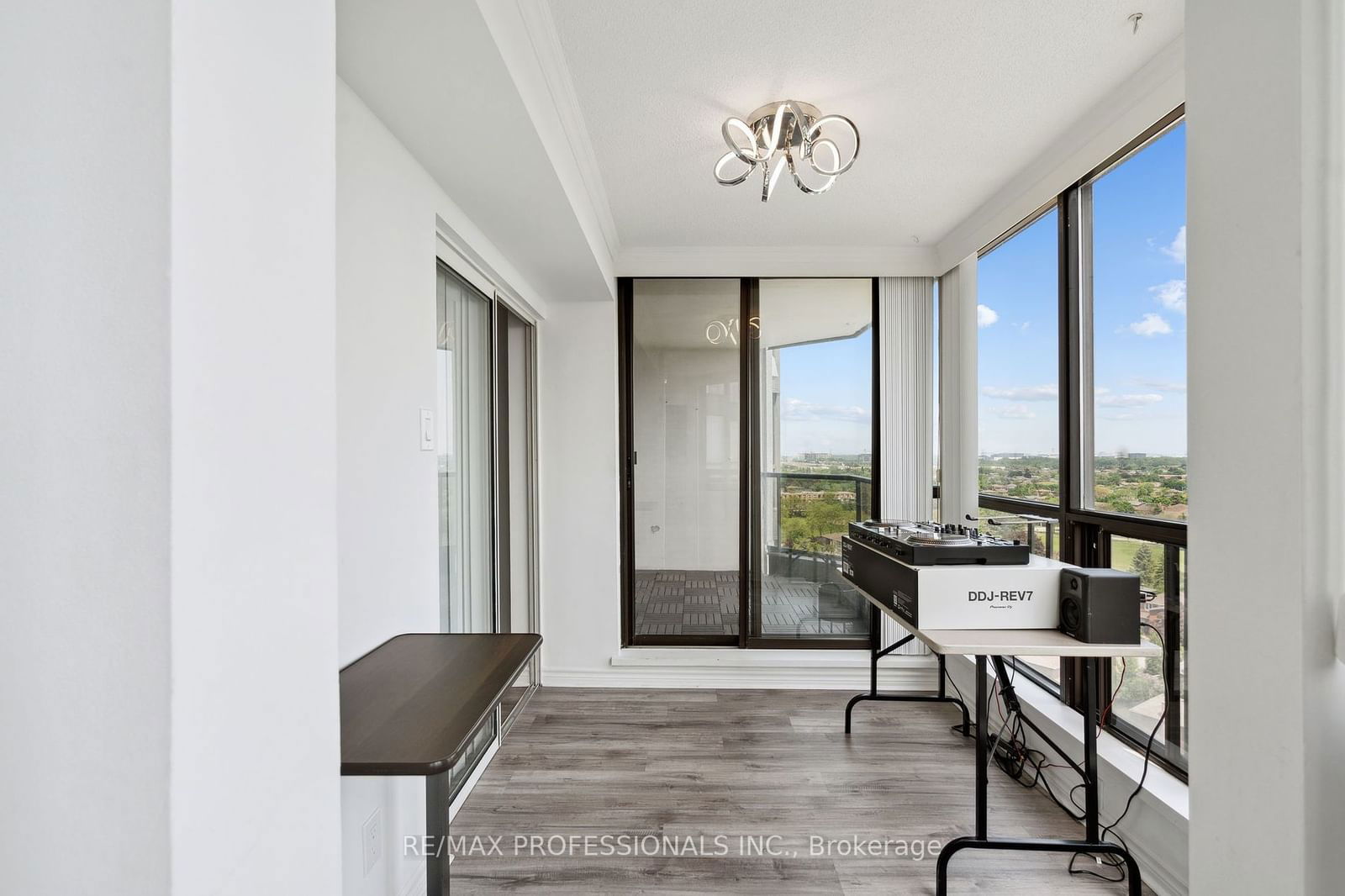 1155 Bough Beeches Blvd, unit 1405 for sale - image #19