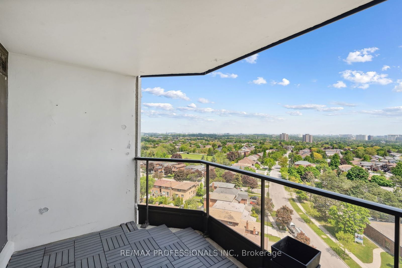 1155 Bough Beeches Blvd, unit 1405 for sale - image #32