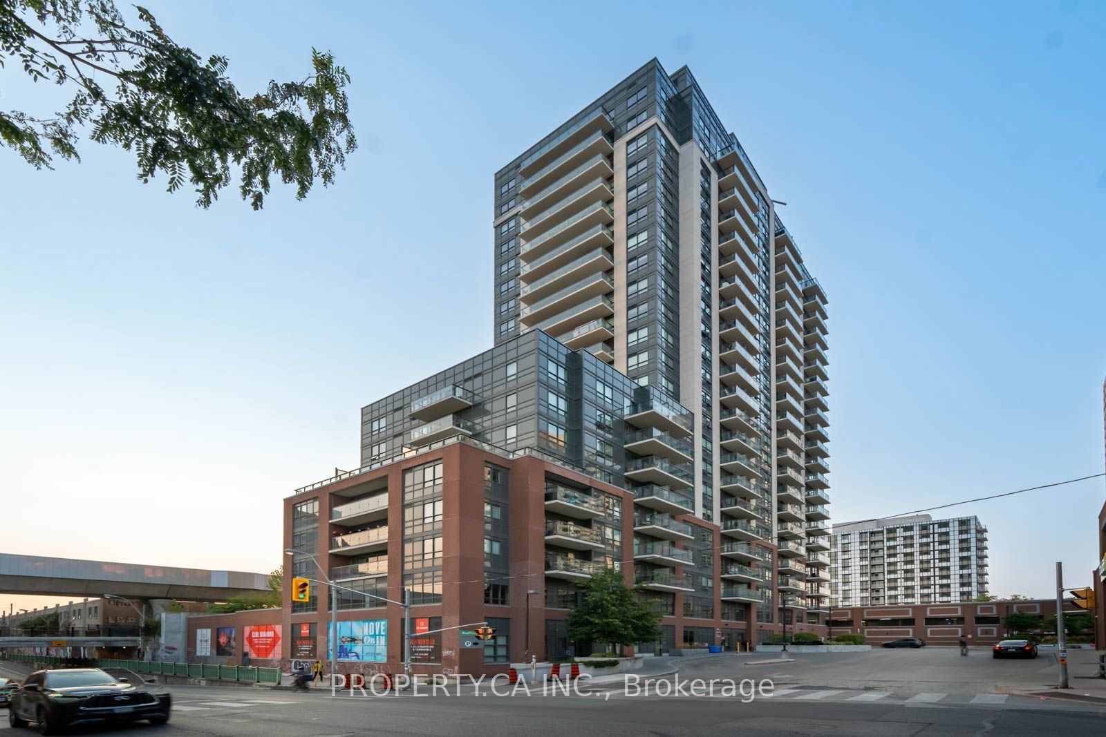 1420 Dupont St, unit 901 for rent - image #1