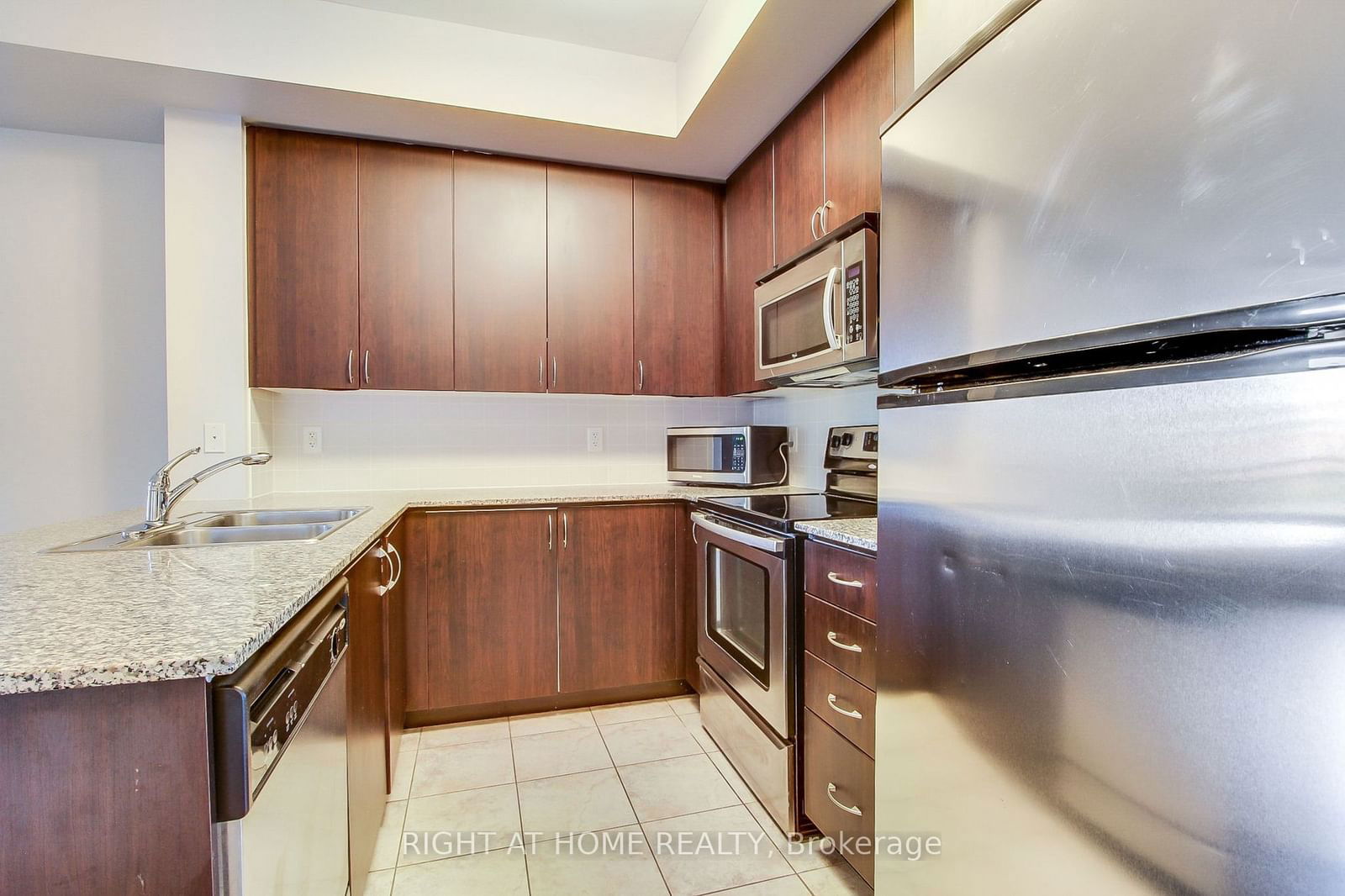 1060 Sheppard Ave W, unit 327 for sale - image #15