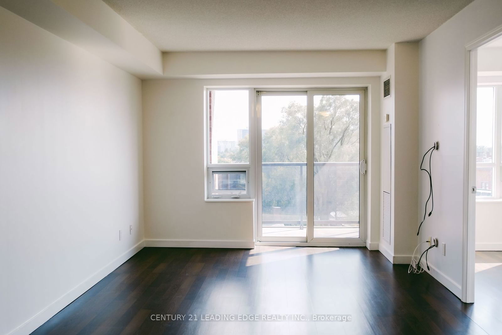 61 Heintzman St, unit 621 for rent - image #5