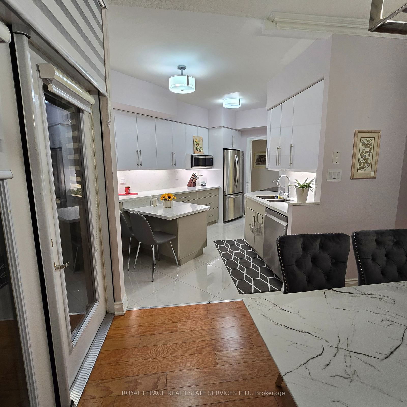 35 Kingsbridge Garden Circ, unit 2701 for rent