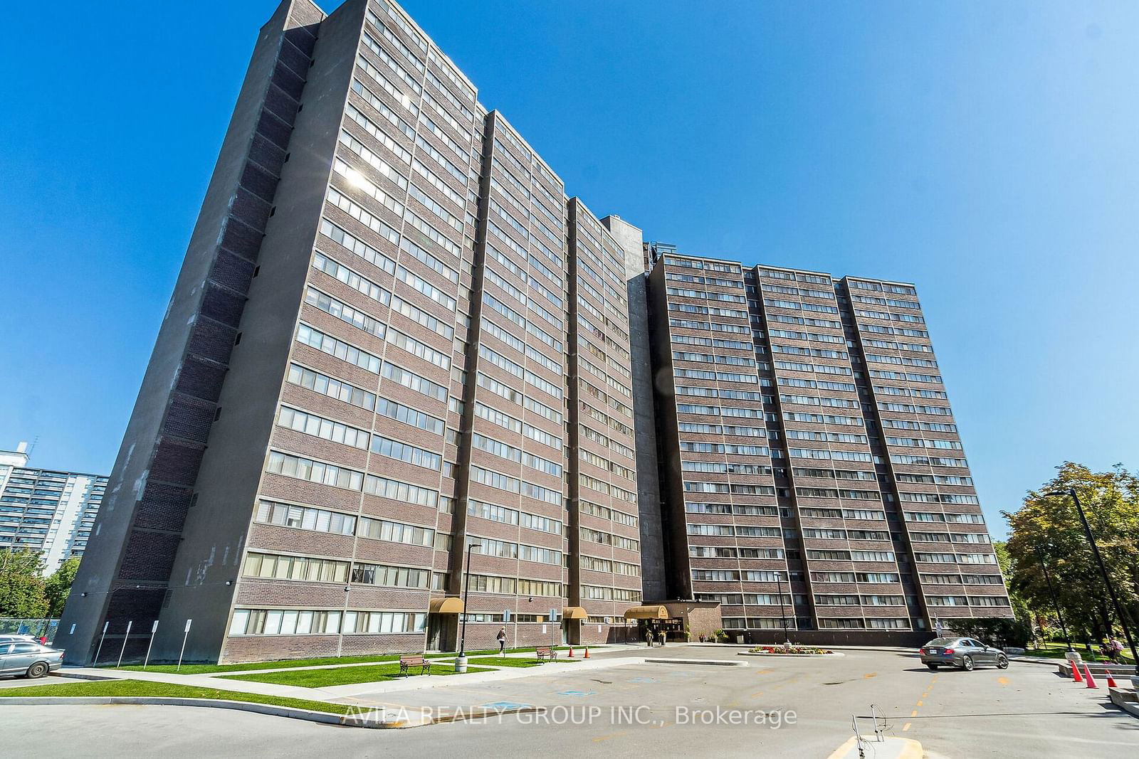 11 Wincott Dr, unit 815 for sale - image #1