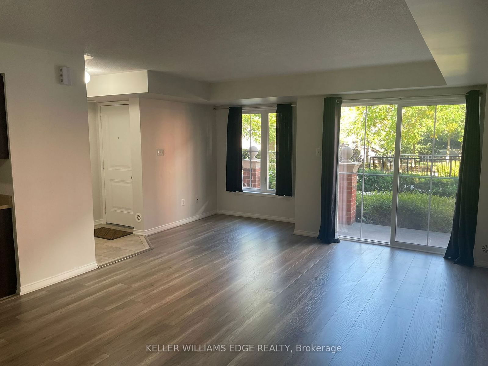 2551 Sixth Line E, unit 22 for rent