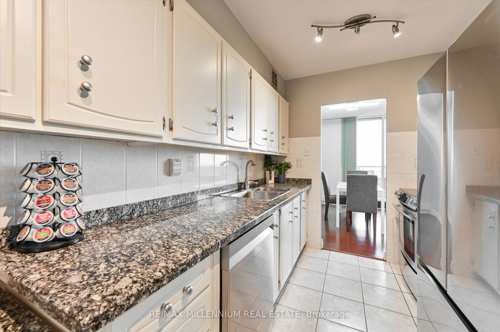 44 Longbourne Dr, unit 1202 for sale - image #11