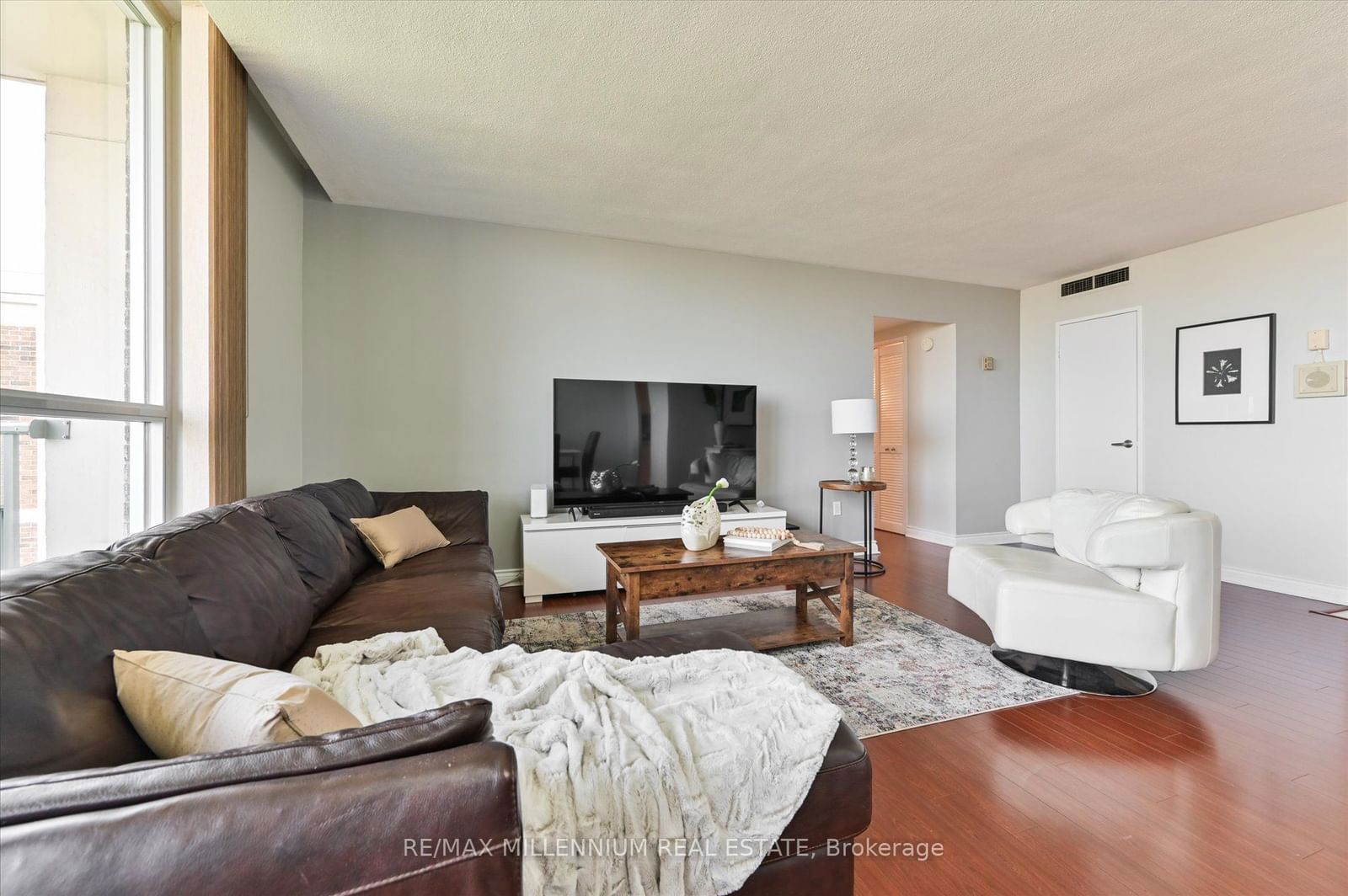 44 Longbourne Dr, unit 1202 for sale - image #7