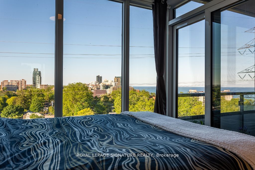 500 Brock Ave, unit 1004 for sale - image #1