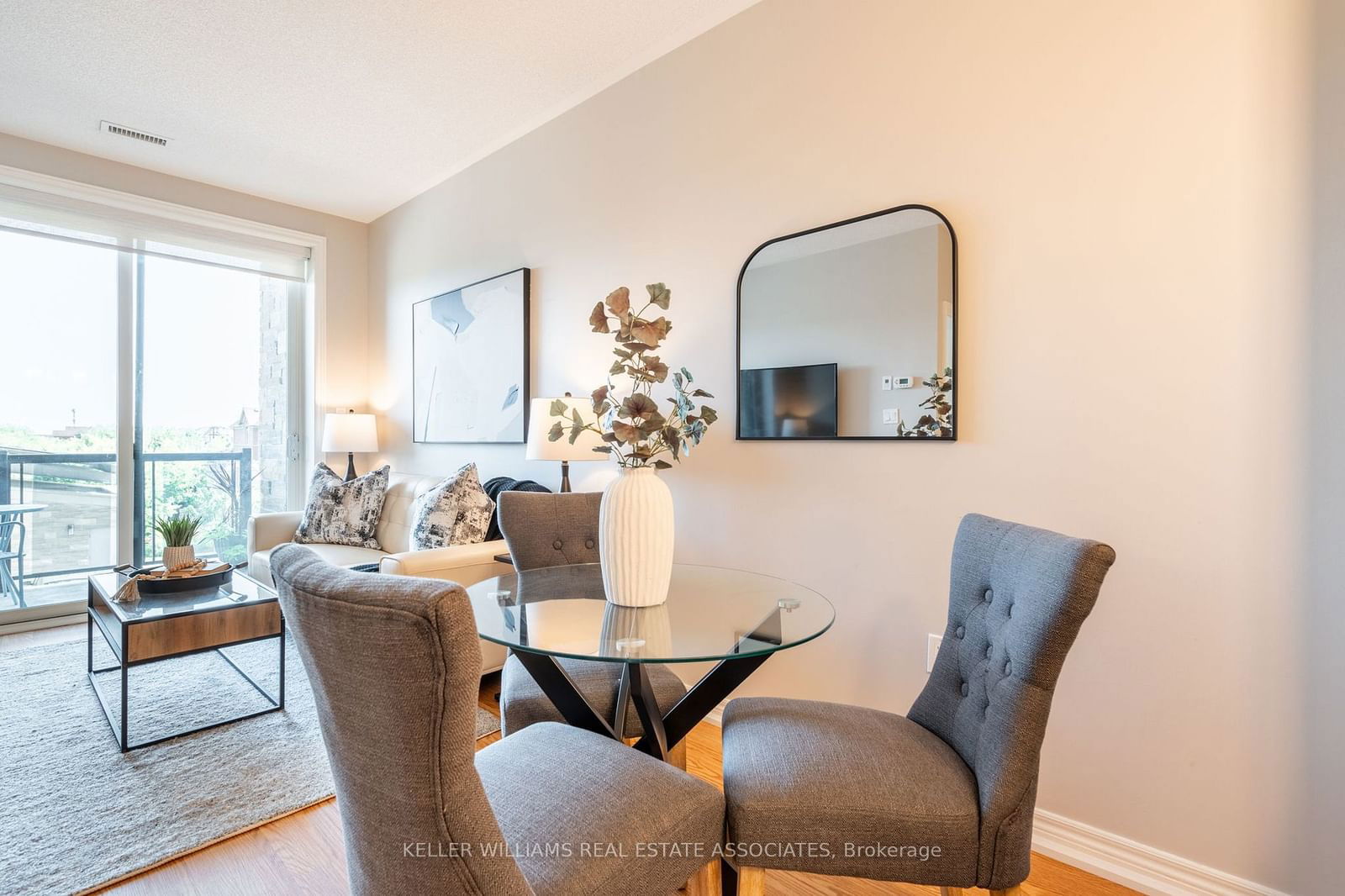 33 Whitmer St, unit 208 for sale - image #8