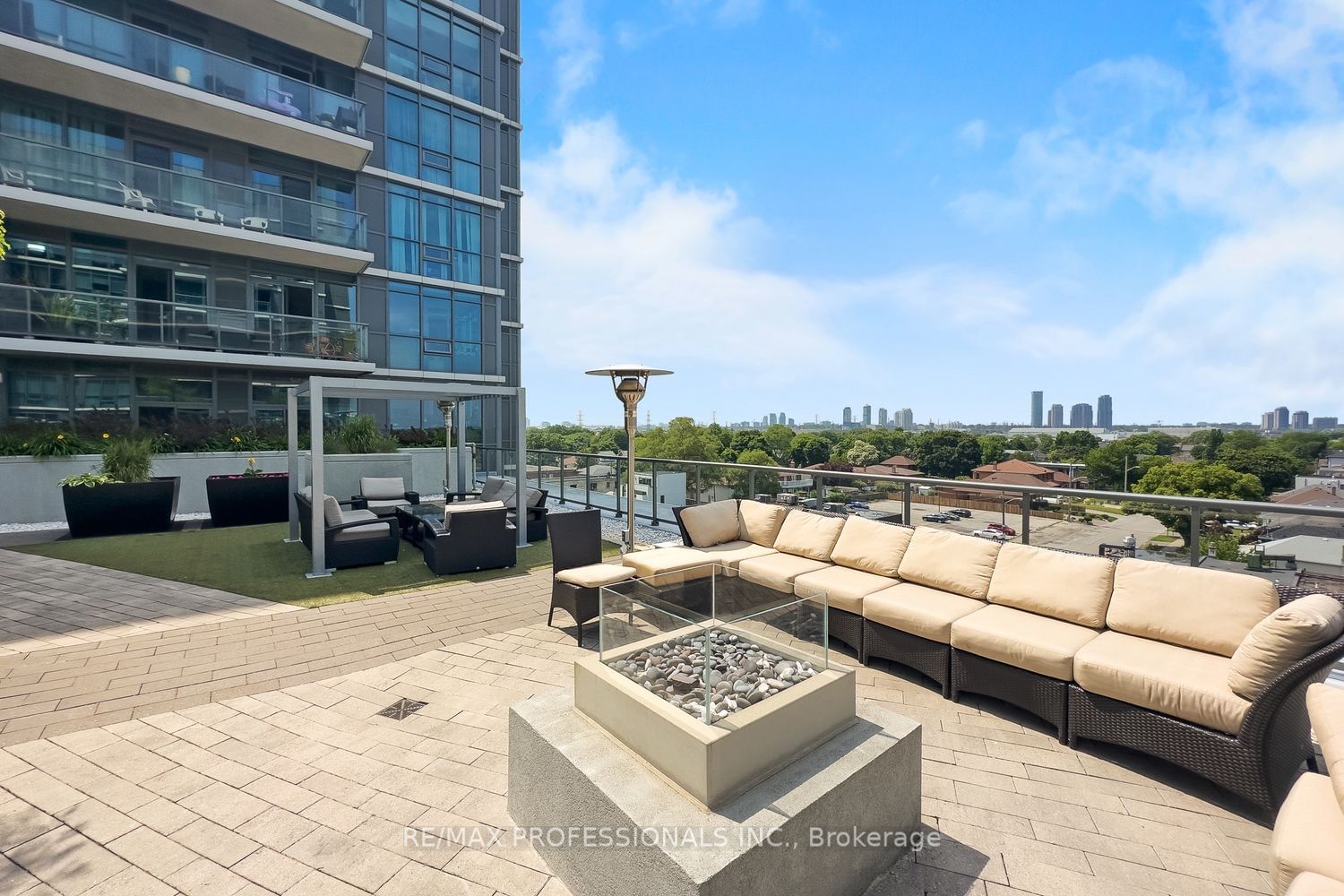 1185 The Queensway, unit 114 for sale - image #29