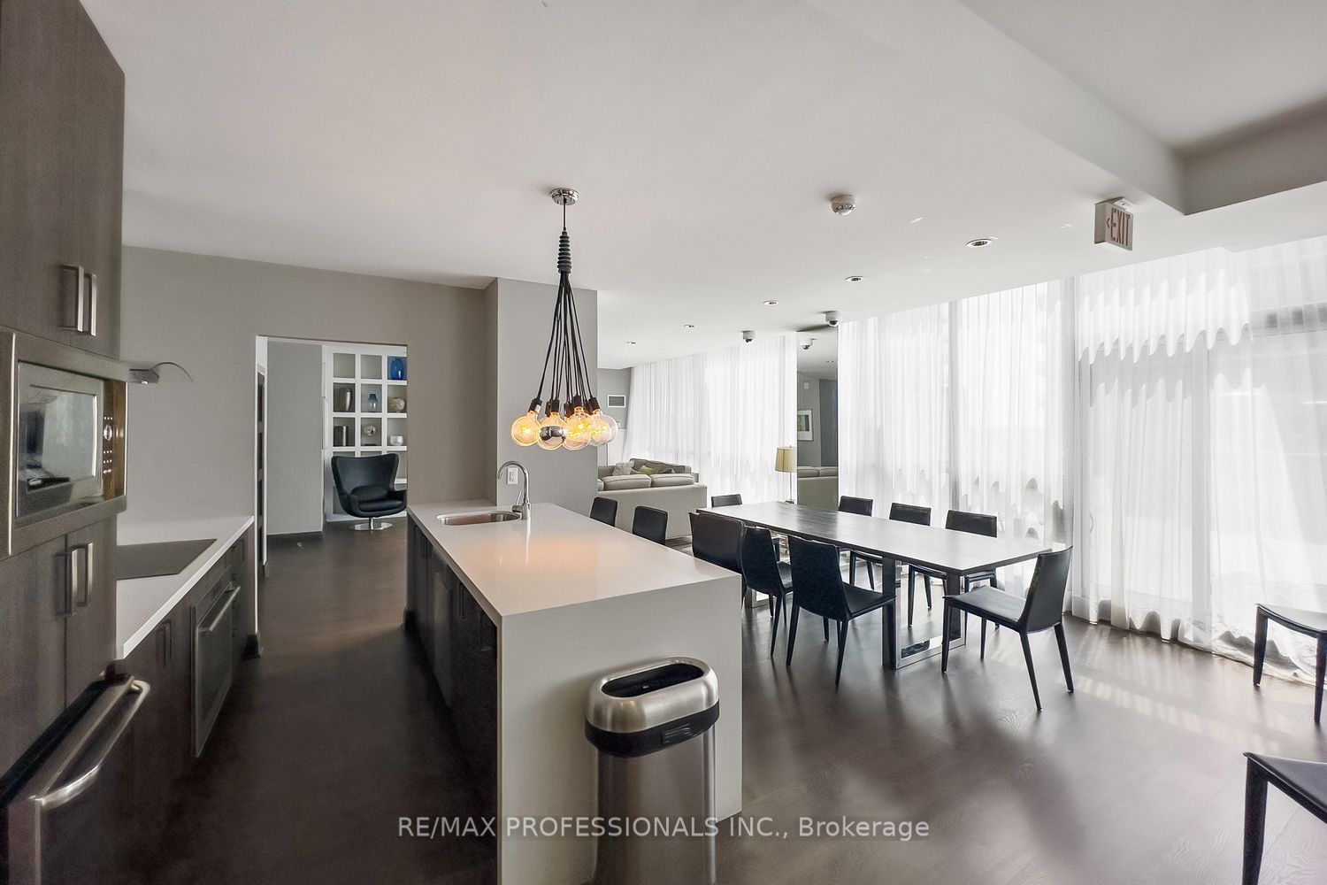 1185 The Queensway, unit 114 for sale - image #31