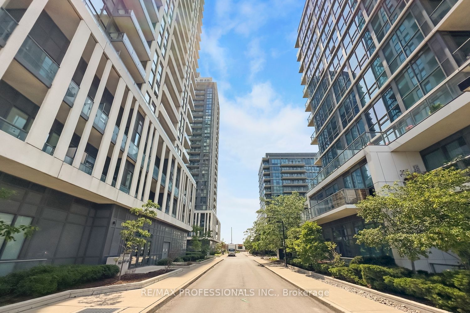 1185 The Queensway, unit 114 for sale - image #34