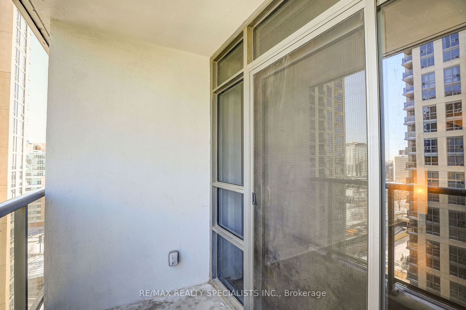 1 Michael Power Pl, unit 1512 for rent