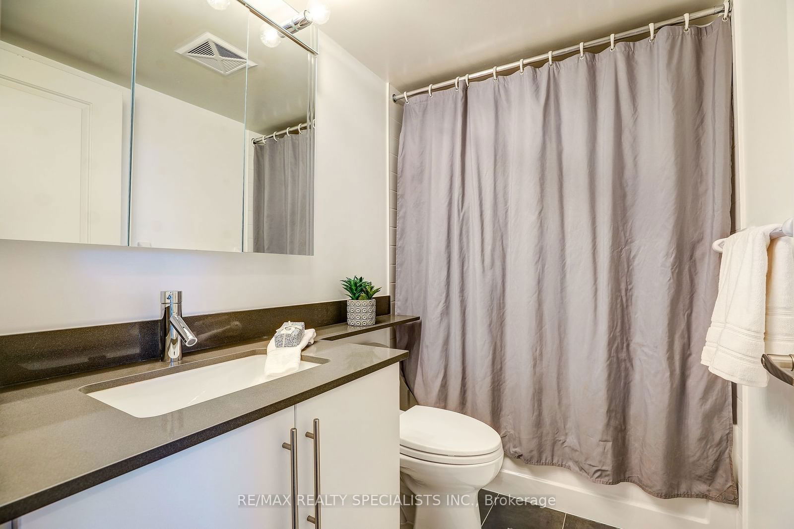 1 Michael Power Pl, unit 1512 for rent - image #6