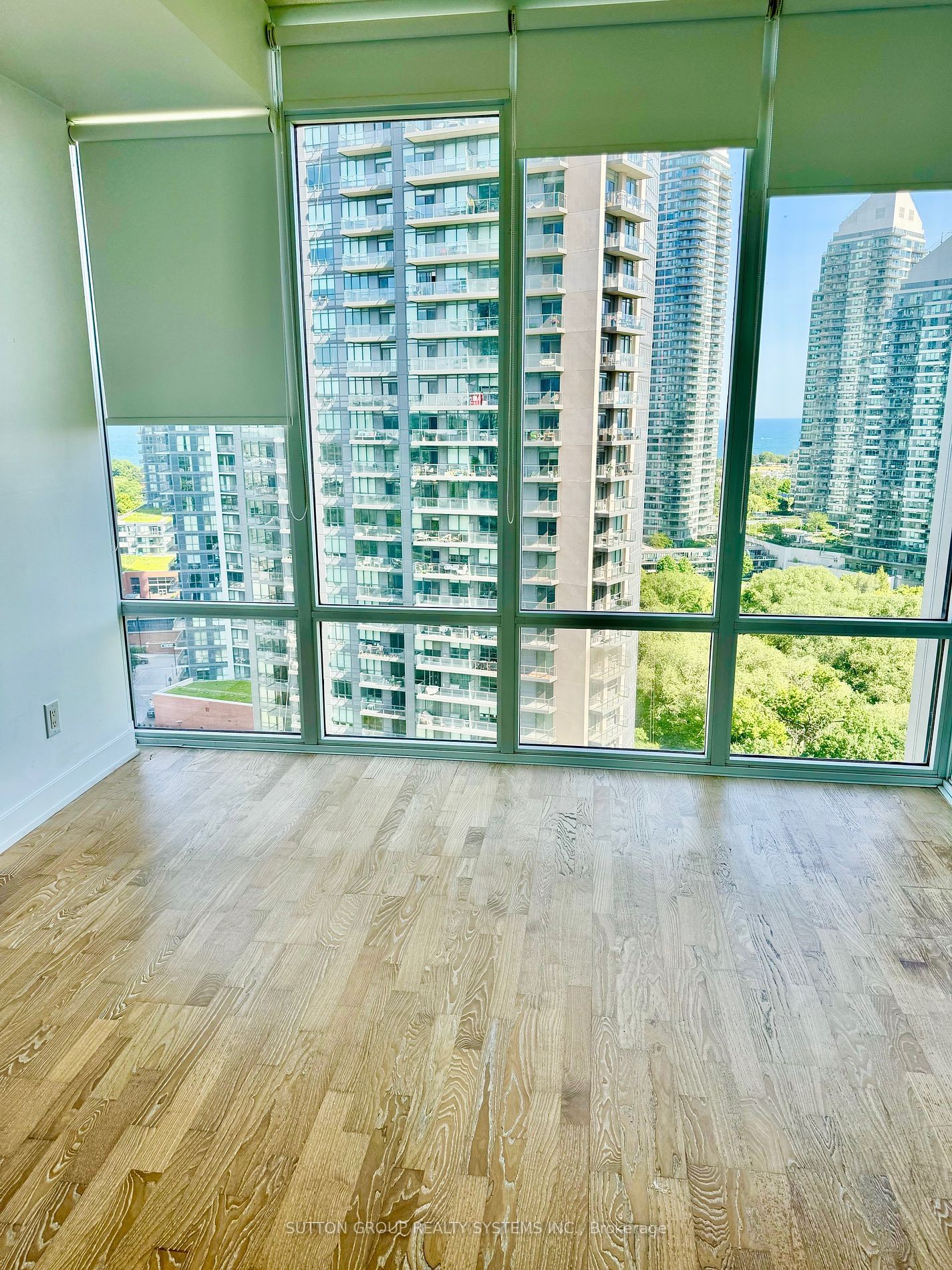 88 Park Lawn Rd, unit 1807 for rent