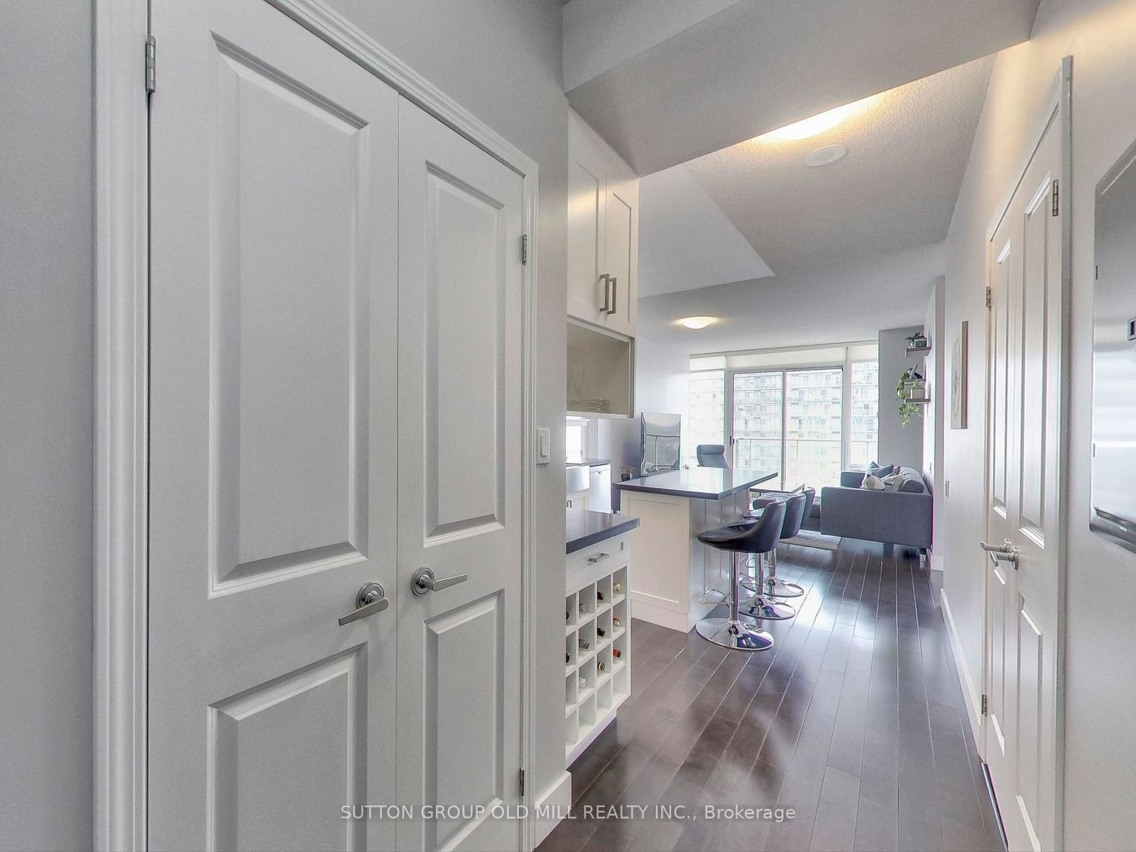 15 Windermere Ave, unit 1901 for sale - image #6