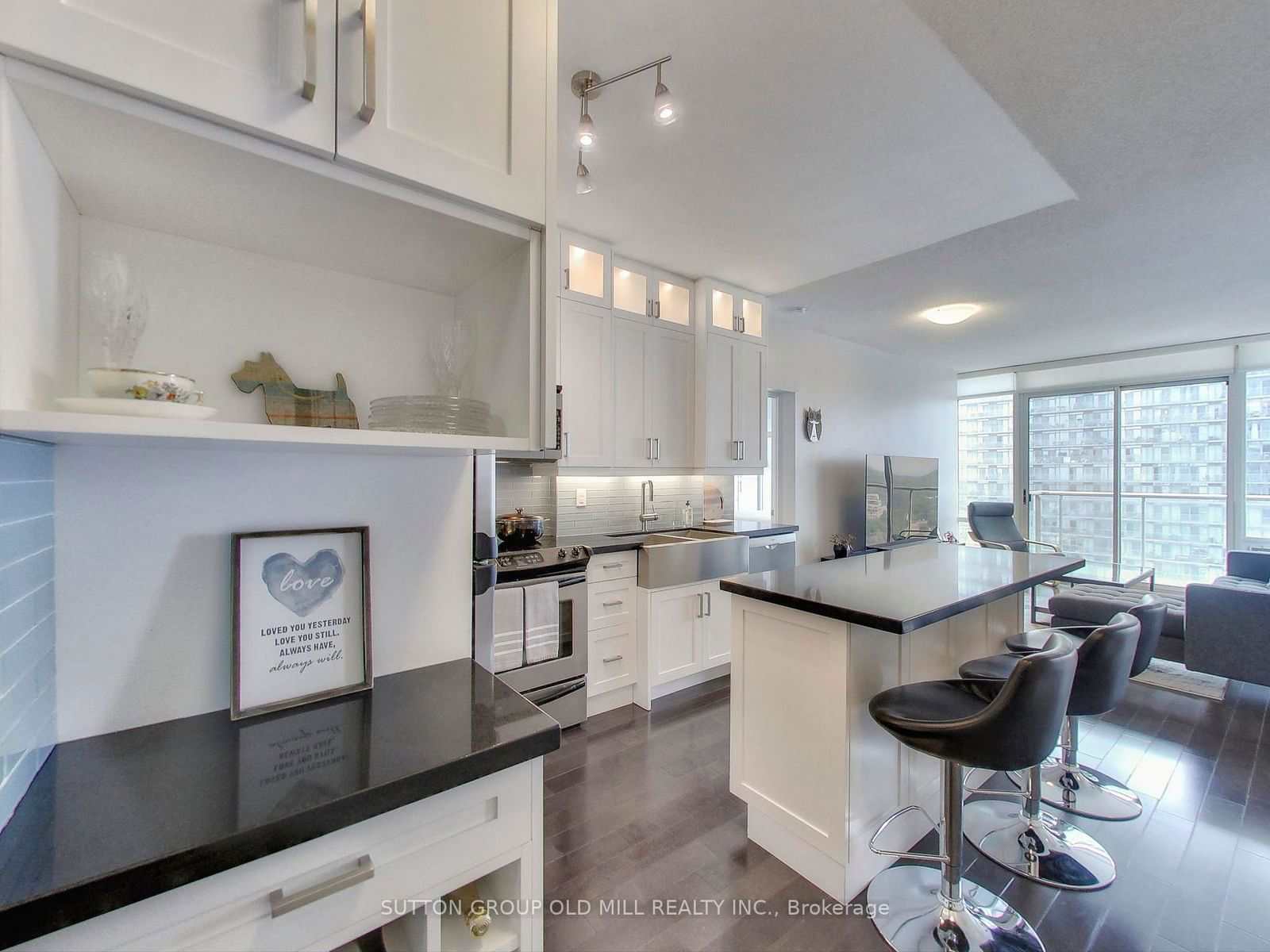 15 Windermere Ave, unit 1901 for sale - image #7