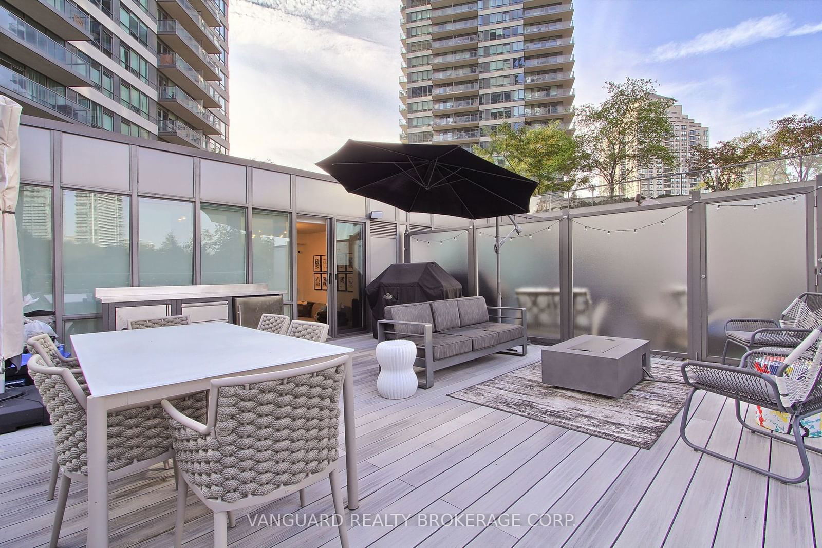 2230 Lake Shore Blvd W, unit TH3 for sale