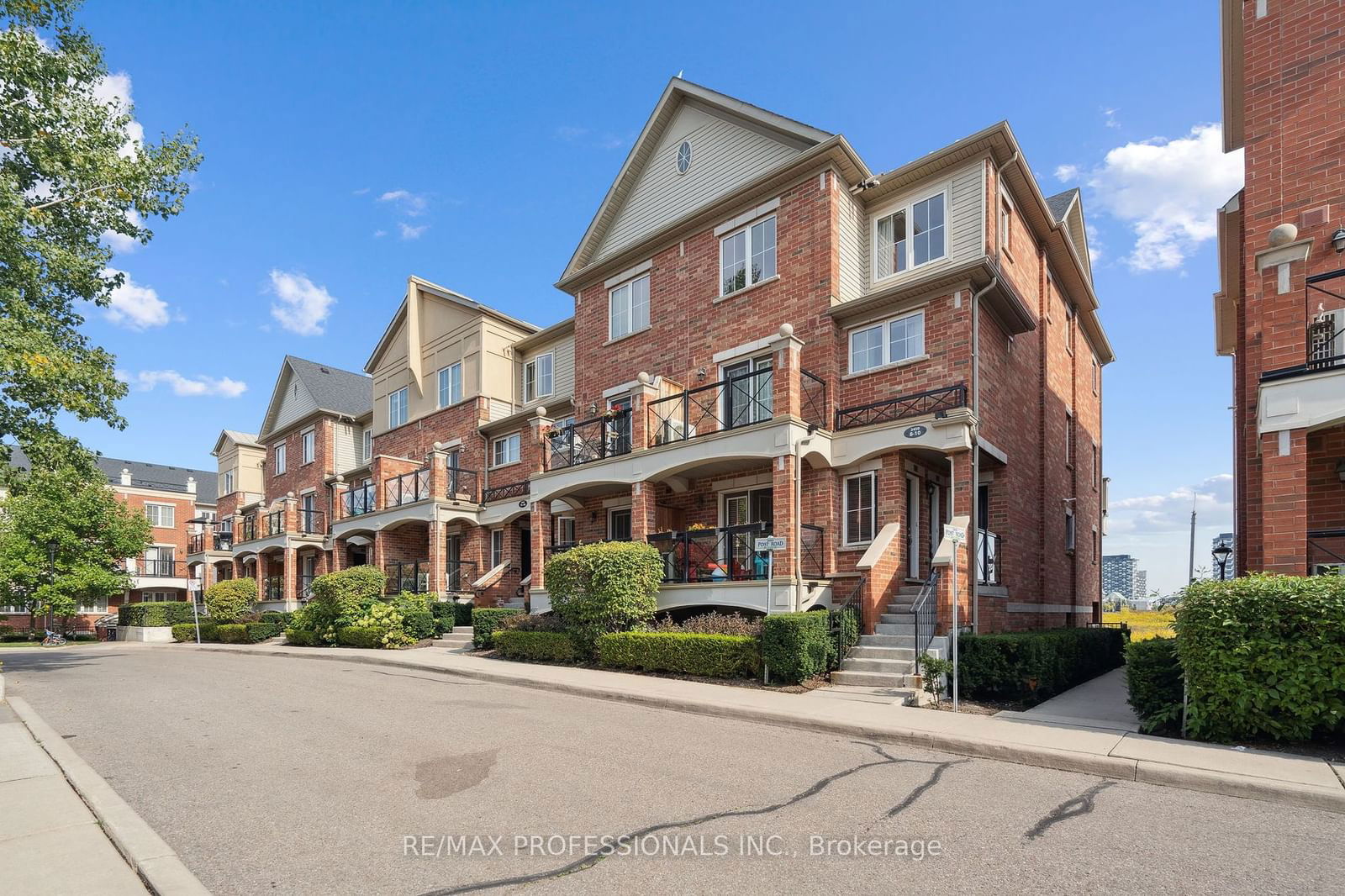 Waterlilies Phase 3 Townhomes, Oakville, Toronto