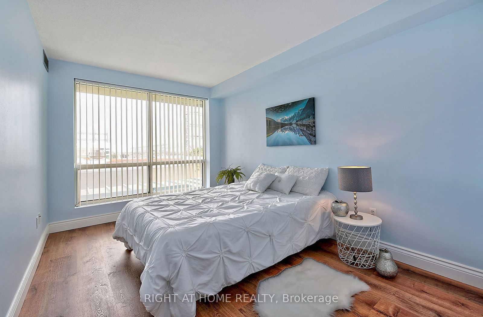 101 Subway Cres, unit 206 for sale - image #16