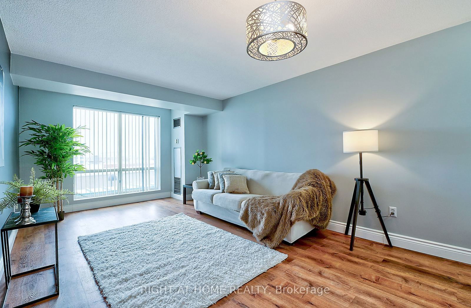 101 Subway Cres, unit 206 for sale