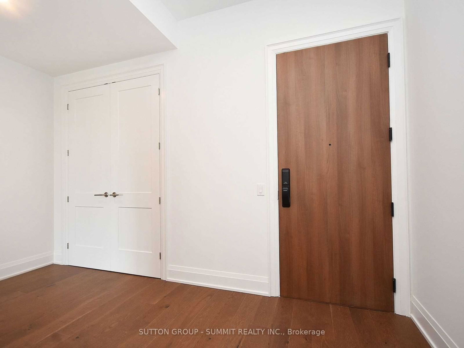 21 PARK St E, unit 1606 for rent