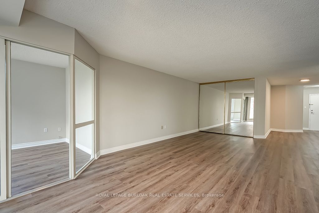 1237 North Shore Blvd E, unit 407 for sale - image #20