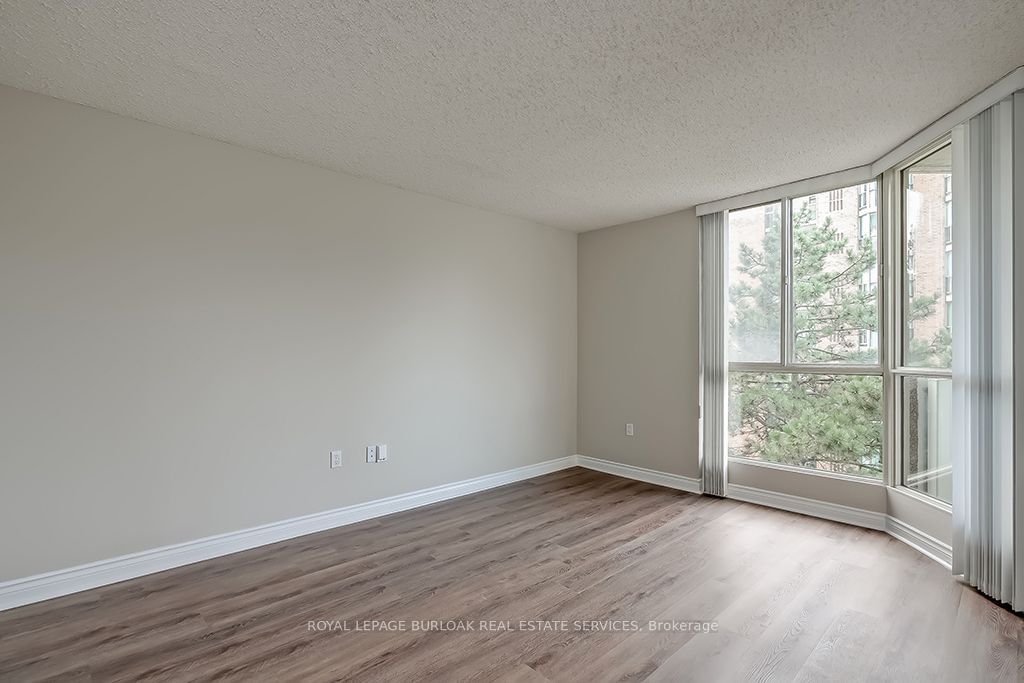 1237 North Shore Blvd E, unit 407 for sale - image #26