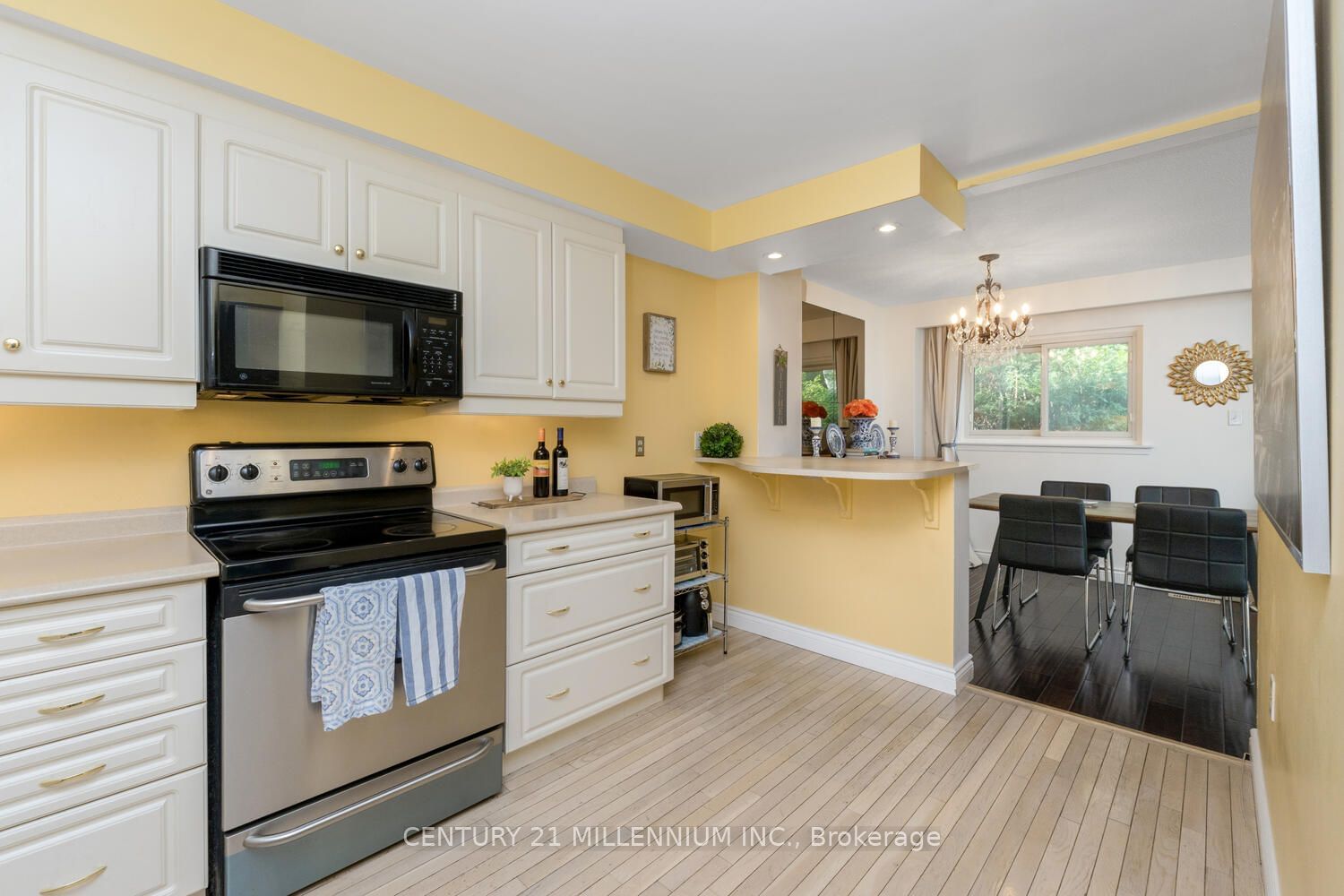 638 Forestwood Cres, unit 27 for sale - image #14