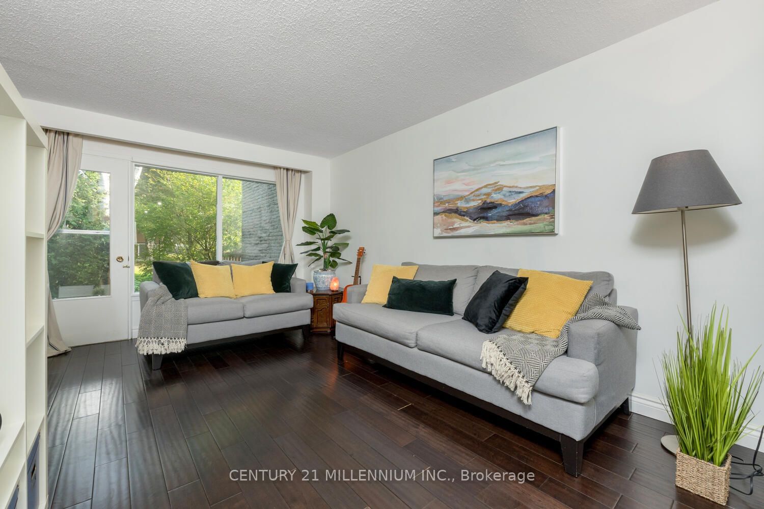 638 Forestwood Cres, unit 27 for sale - image #5