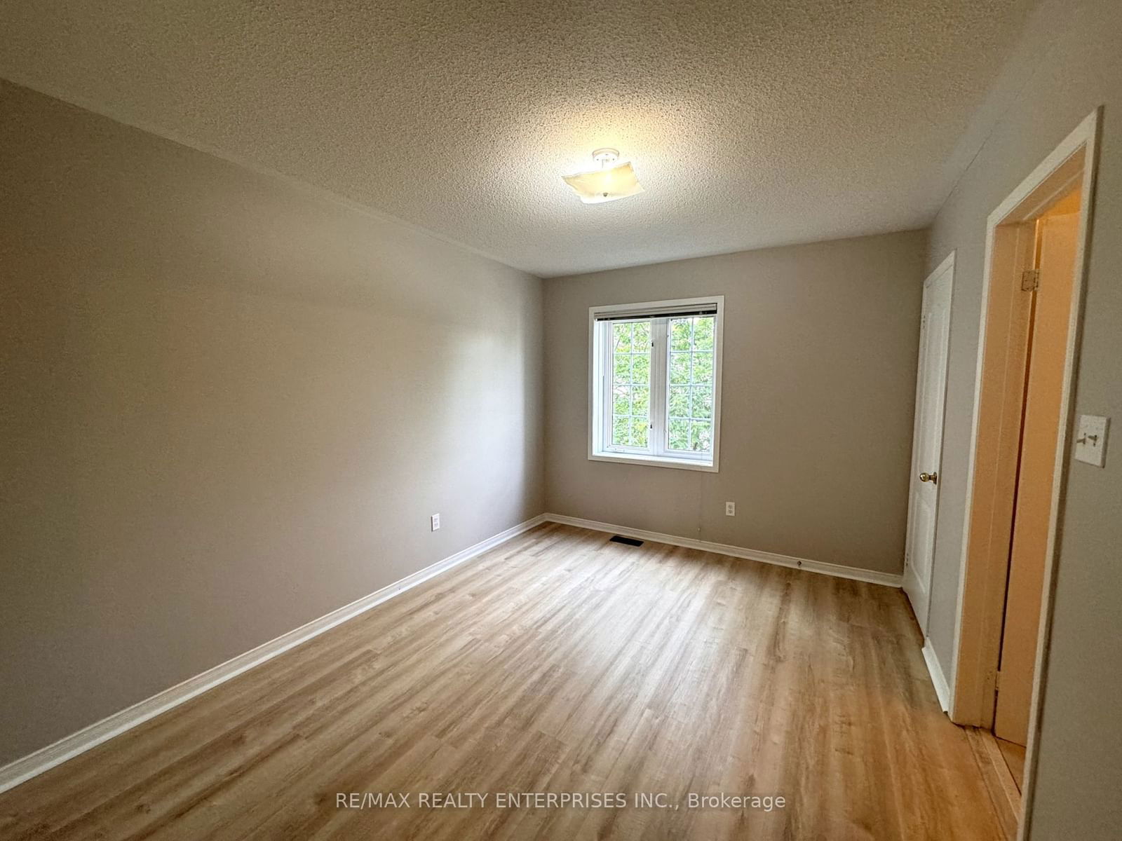 2340 Parkhaven Blvd, unit 17 for rent - image #8