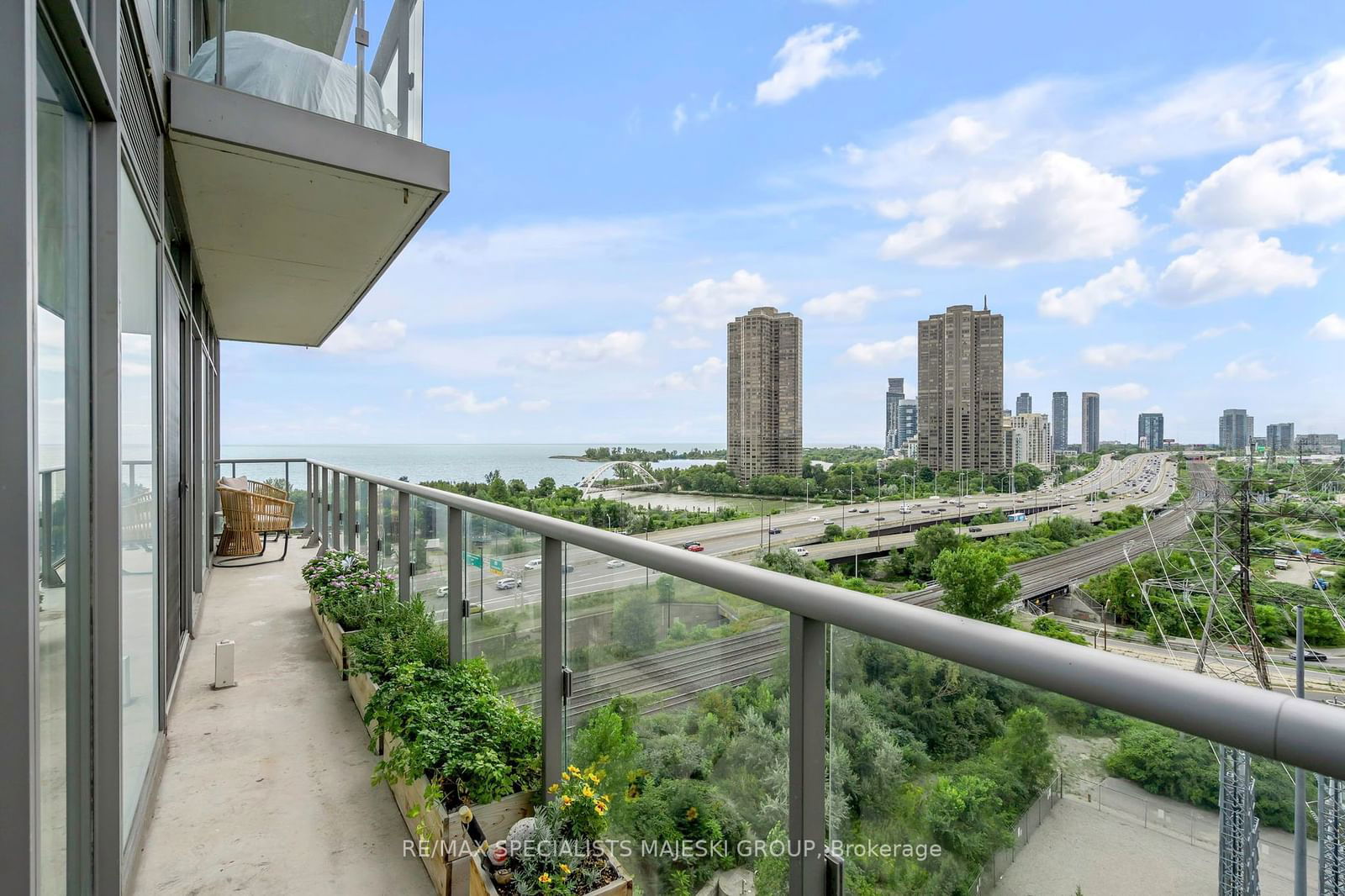 105 The Queensway, unit 1103 for sale